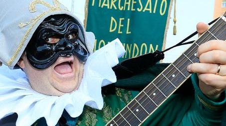 «Basta con piazza Roma, sia piazza degli Estensi»