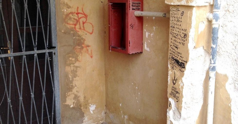 San Gavino, imbrattate le pareti delle “cumbessias”