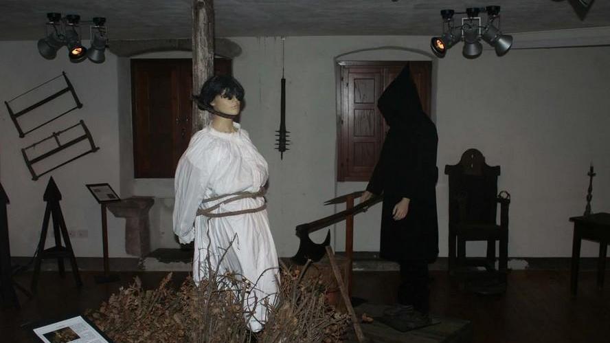 Oggi la sfilata dei cavalieri in maschera