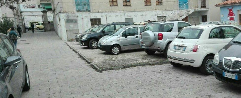 «Periferie abbandonate e parcheggi selvaggi nascosti»