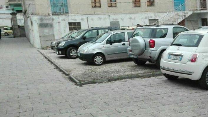 «Periferie abbandonate e parcheggi selvaggi nascosti»