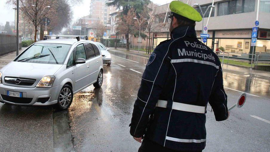 Denunciato un georgiano trovato con la patente falsa