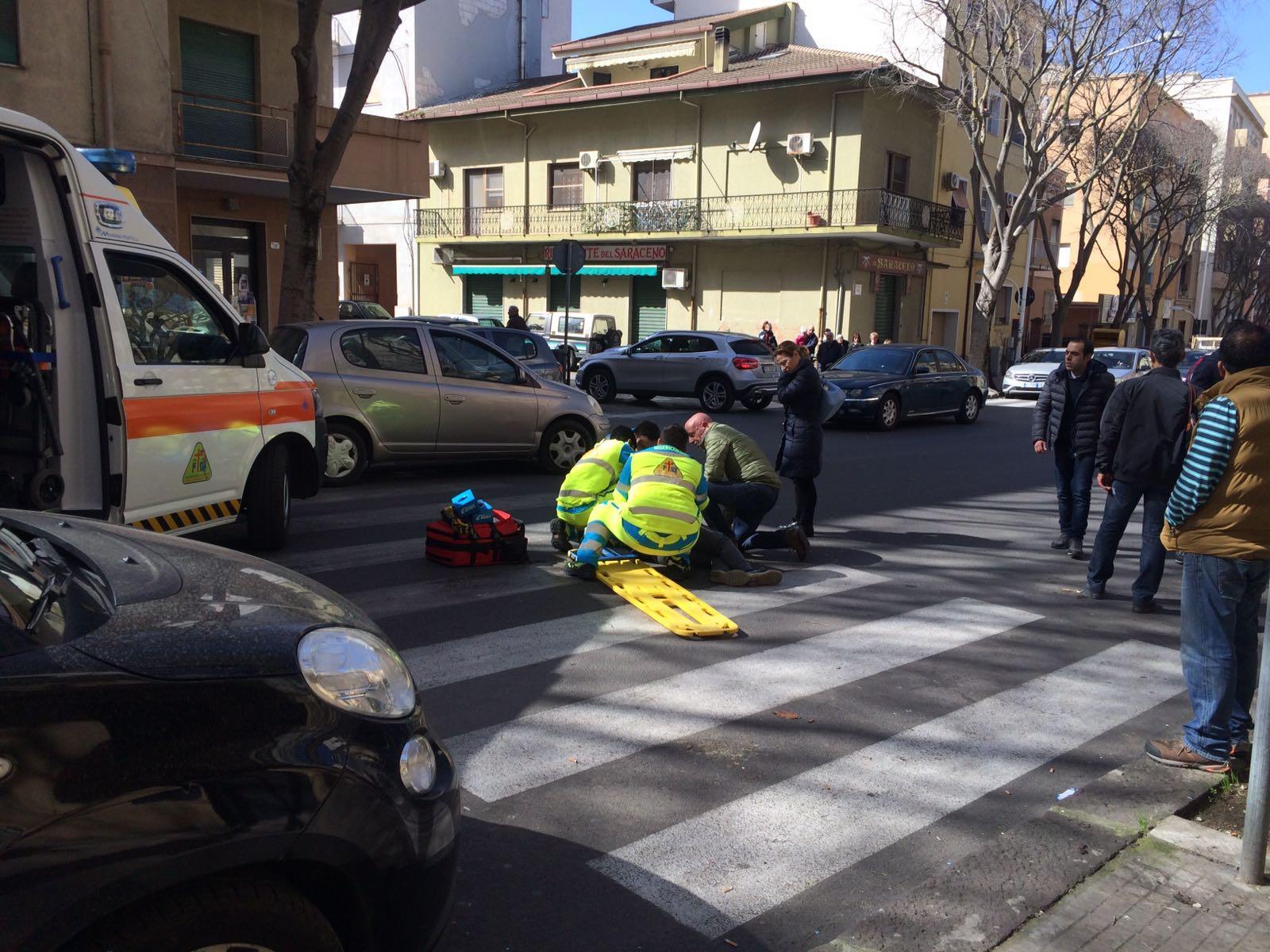 I soccorsi alla donna investita