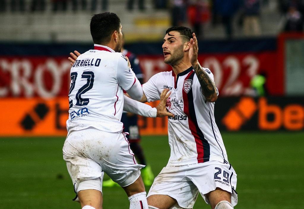 Marco Borriello festeggia il gol della vittoria sul Crotone