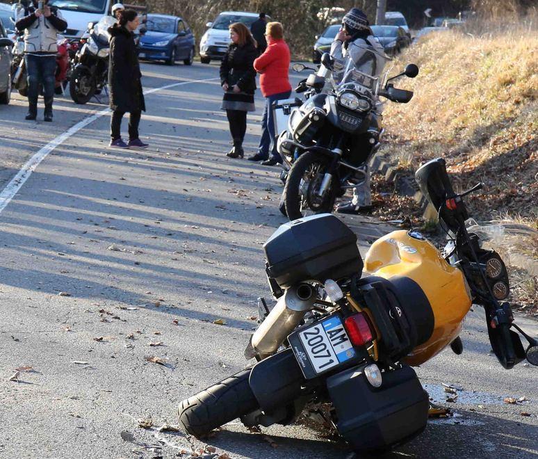 Gravi dopo lo schianto tra moto 