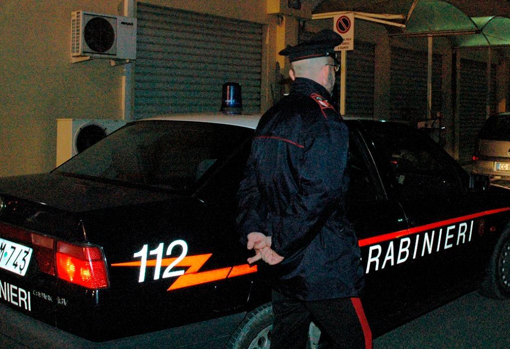 Talana, due rapinatori armati rubano la pistola al vigilante della guardia medica