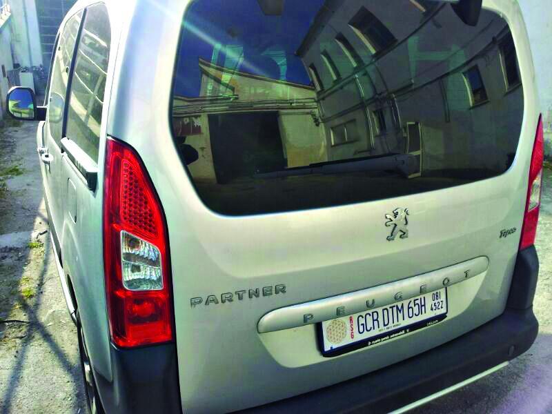 Un'auto con la targa del Regno sovrano di Gaia fermata due anni fa a Sassari