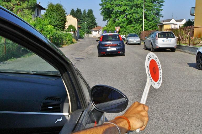 Guastalla, guida ubriaco nella corsia opposta rischiando più volte il frontale