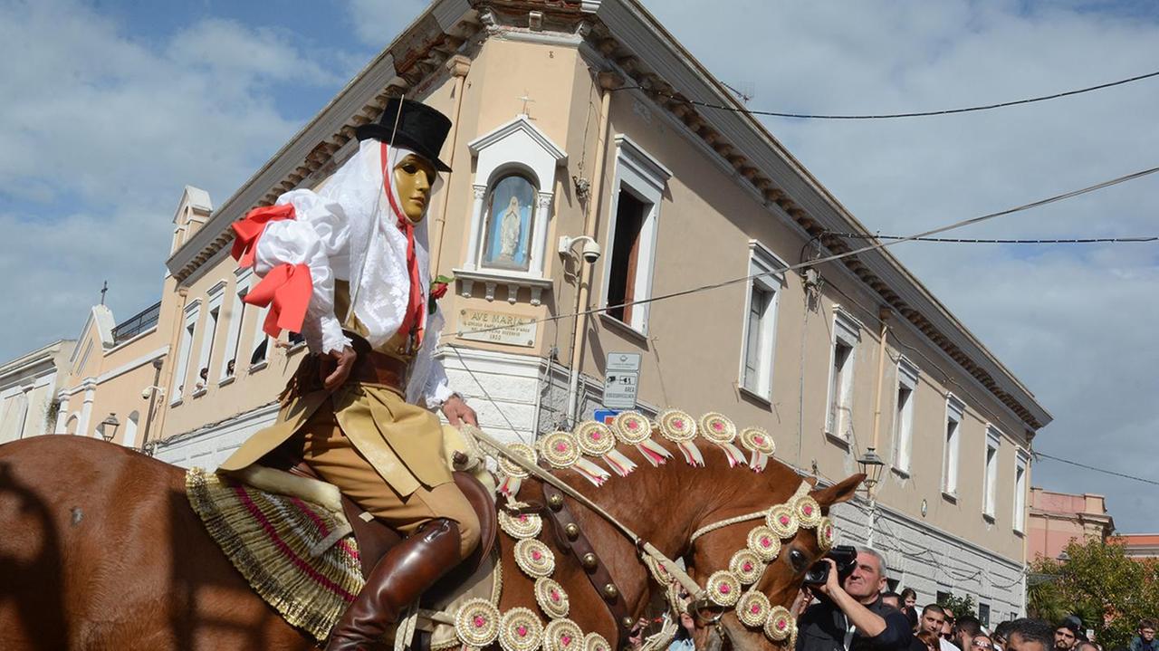 Oggi l'ultimo atto della Sartiglia: tocca al gremio dei falegnami