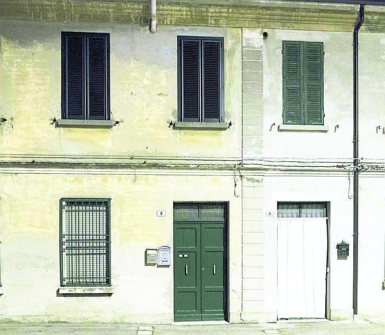 Il tetto sta per cedere, evacuate due abitazioni