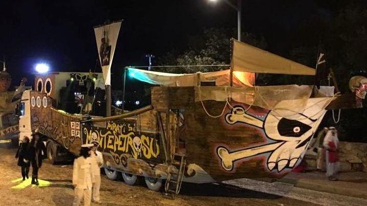 San Teodoro, 17 metri di pirati e musica