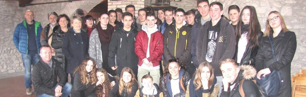 Gruppo di studenti francesi in visita all’acetaia comunale