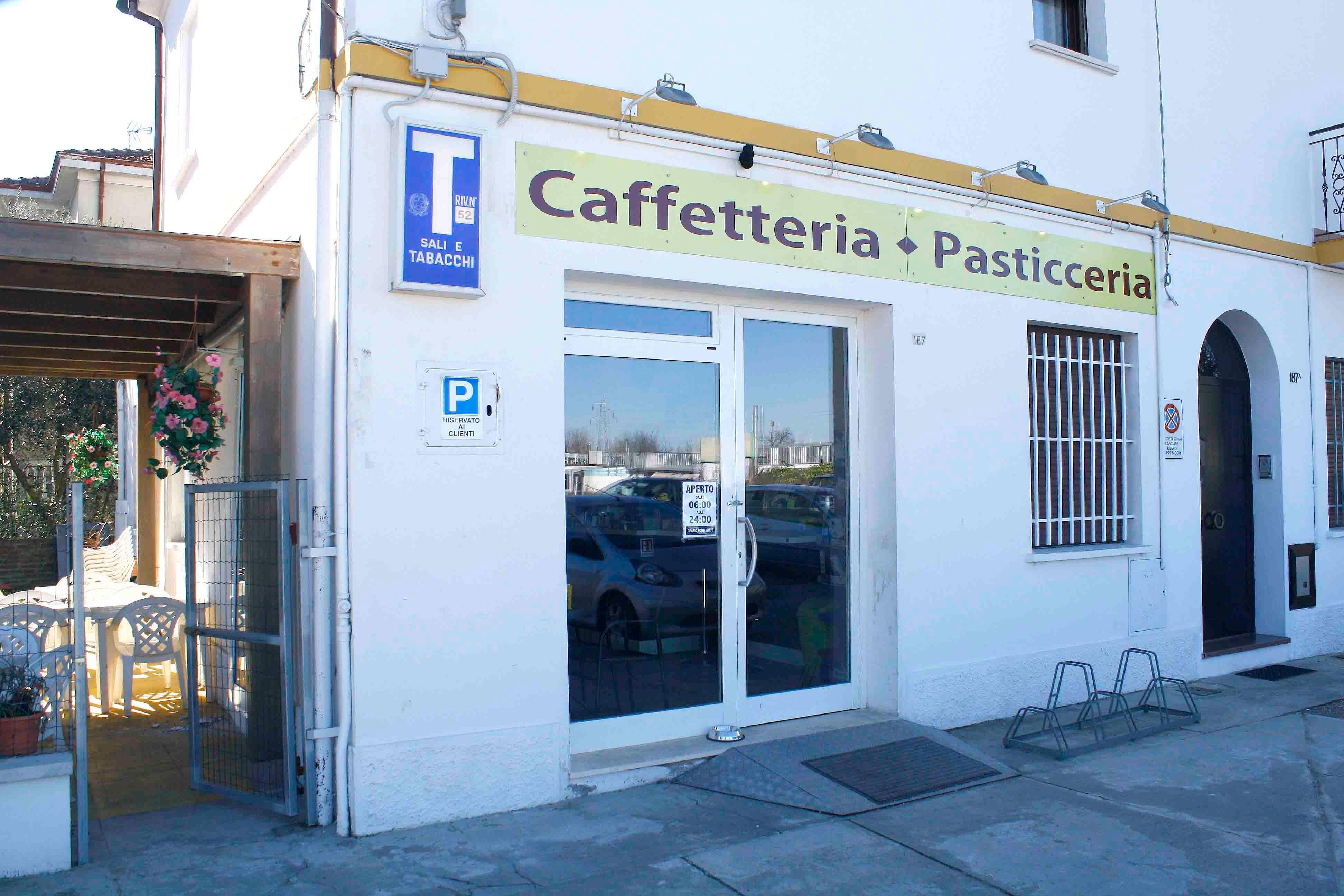 Il bar Buondì in via Modena