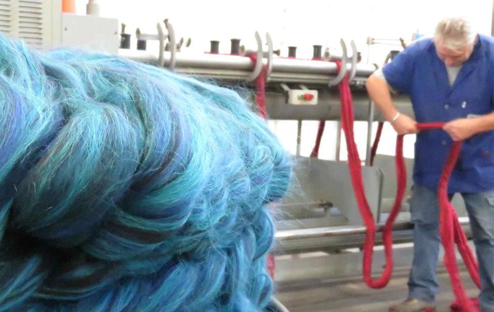 Produzione tessile: filati giù, meglio i tessuti 