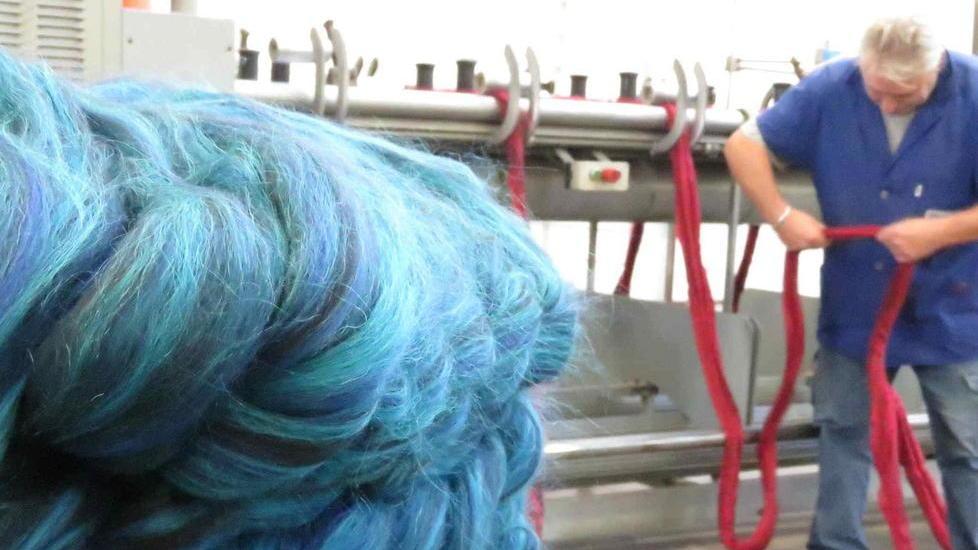 Produzione tessile: filati giù, meglio i tessuti