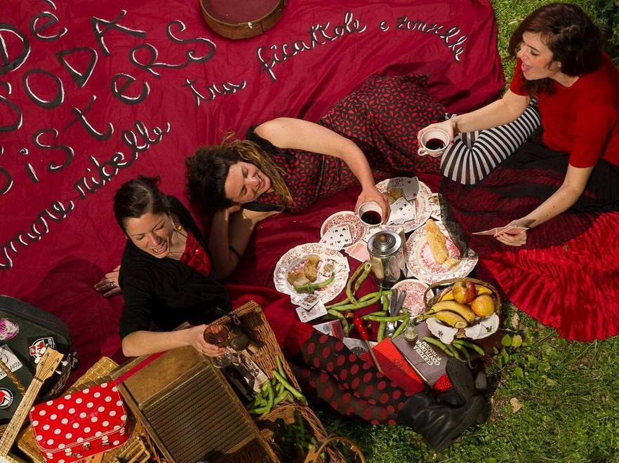 De’ soda sisters, musica e zonzelle 