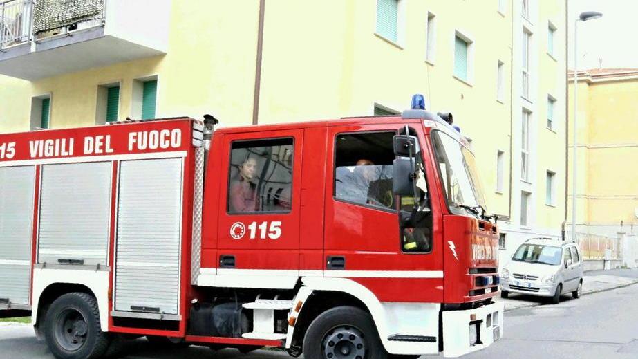 Fuga di gas, allarme in un condominio