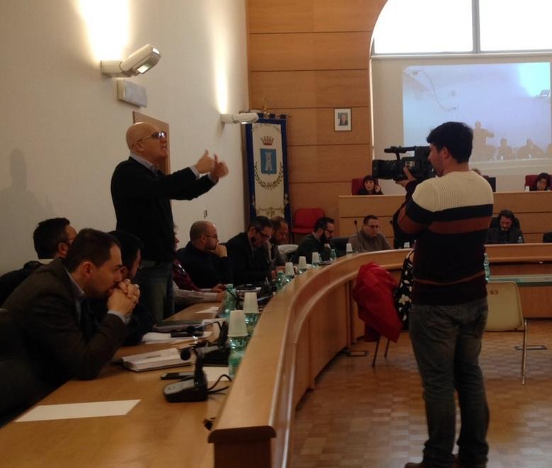 Bagarre in Consiglio, ora arrivano le scuse