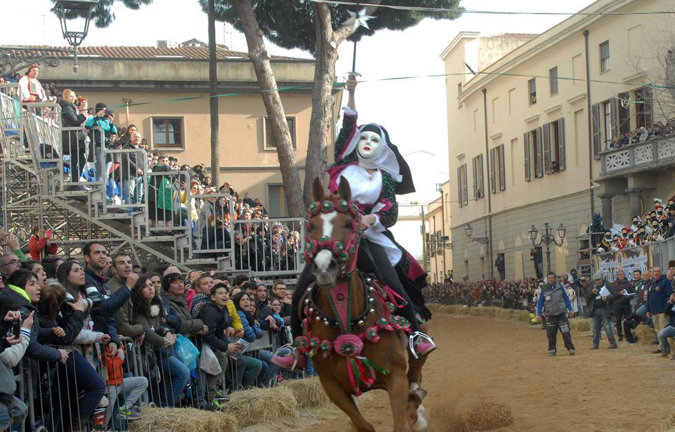 Sartiglia, 20 stelle dal sapore antico 