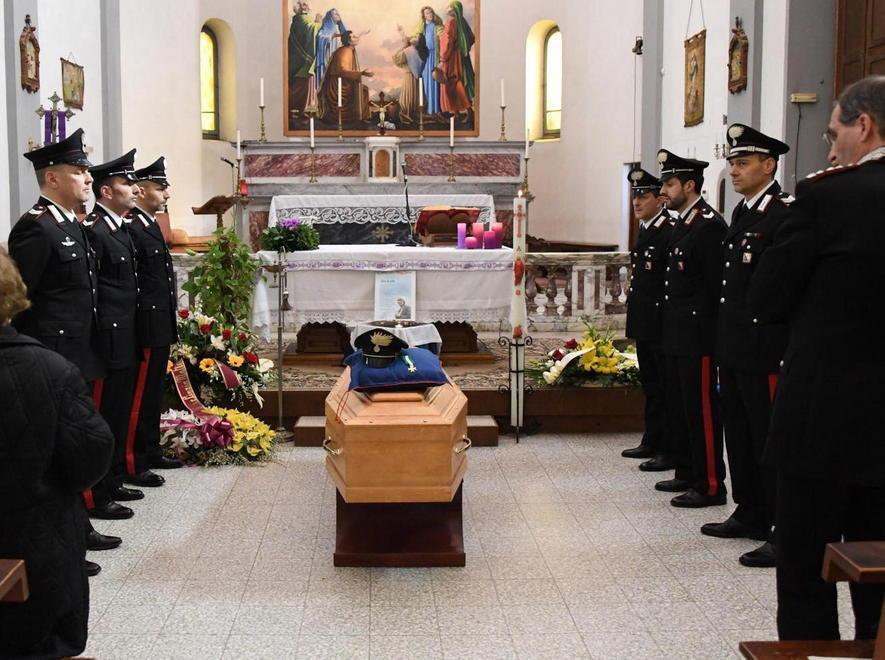 L’addio al brigadiere ucciso da un malore 
