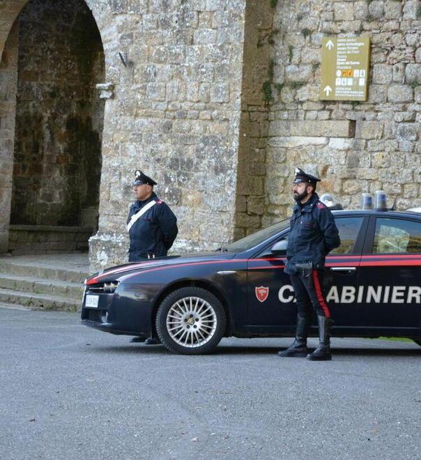 Causa un incidente e fugge ma poi ci ripensa: denunciato