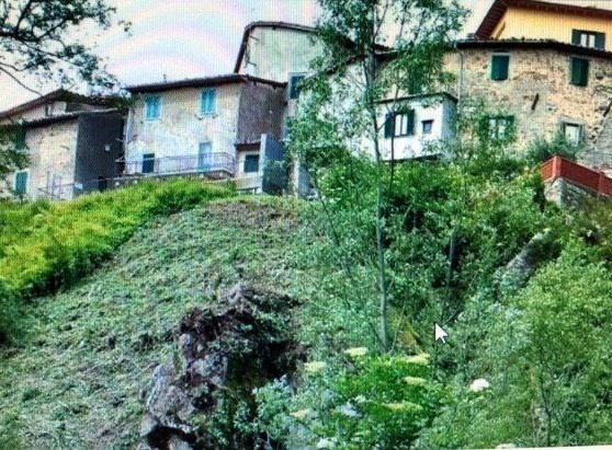 Nuova illuminazione per le mura laviche