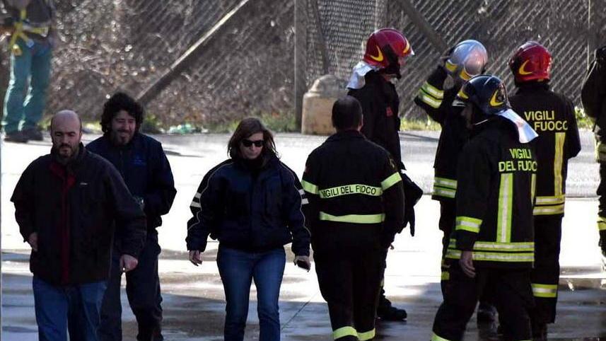 Brucia il cuore della cartiera di Gassano