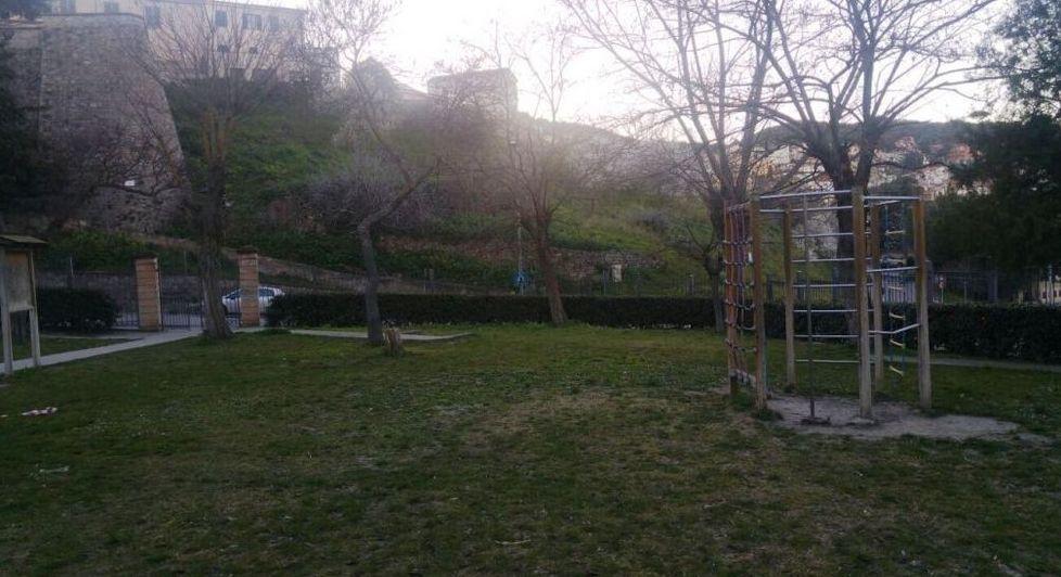 Vandali a San Gavino: parco giochi inagibile 