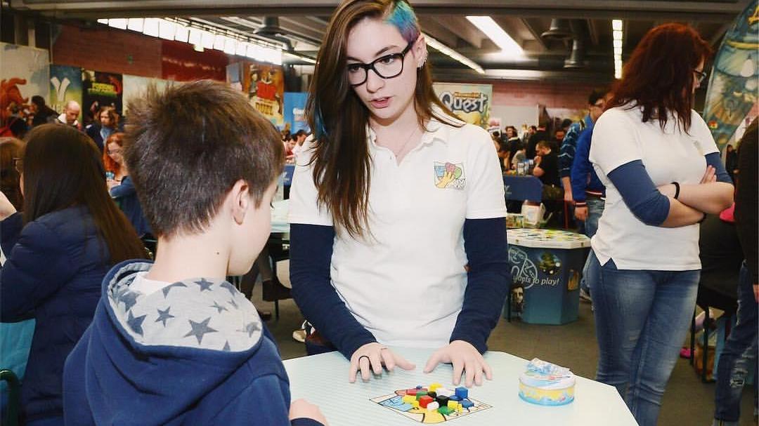 Modena, campionato di freccette e un torneo di scacchi
