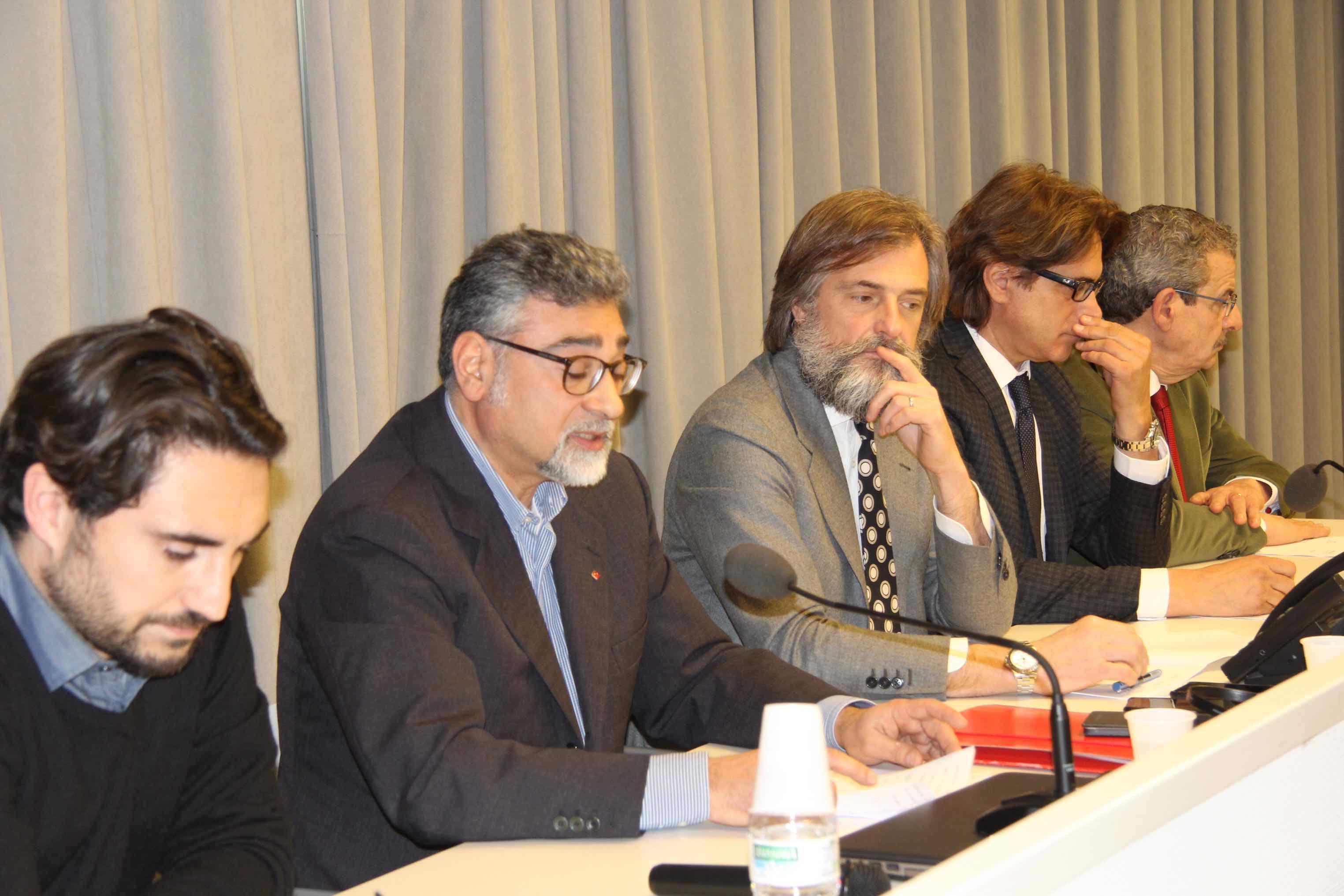 L'incontro alla Camera di commercio di Prato per presentare il protocollo contro l'illegalità nel tessile