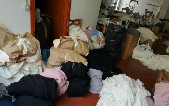 Gli scarti tessili in deposito nella confezione cinese "fantasma"