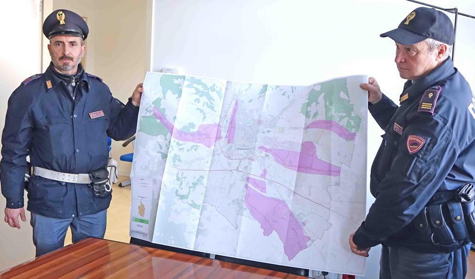 La mappa degli scarichi abusivi di scarti industriali: in viola le aree del comune più colpite (foto Gori)