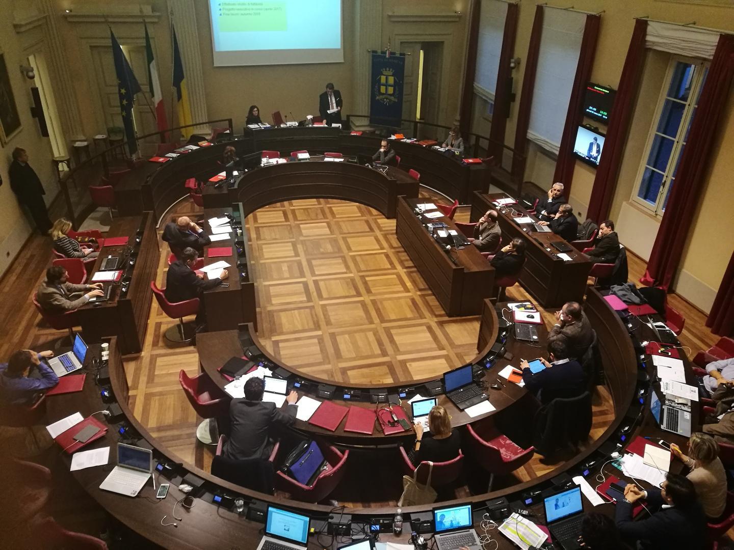 Gli ex Pd: «Muzzarelli ora deve preoccuparsi» 