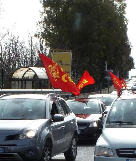 Aferpi, auto al rallentatore per protesta 
