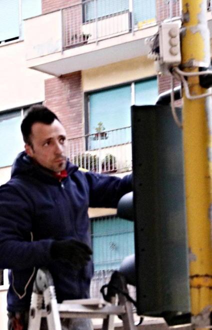Viale Mameli, il semaforo fa le bizze 
