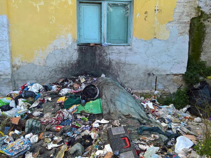 Occupano un alloggio a Casa Firenze: presi