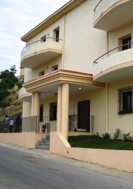 La casa protetta è costosa il Comune la dà ai privati 