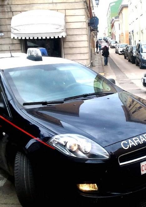 Rapina in gioielleria svolta nelle indagini: bottino tra i cespugli 