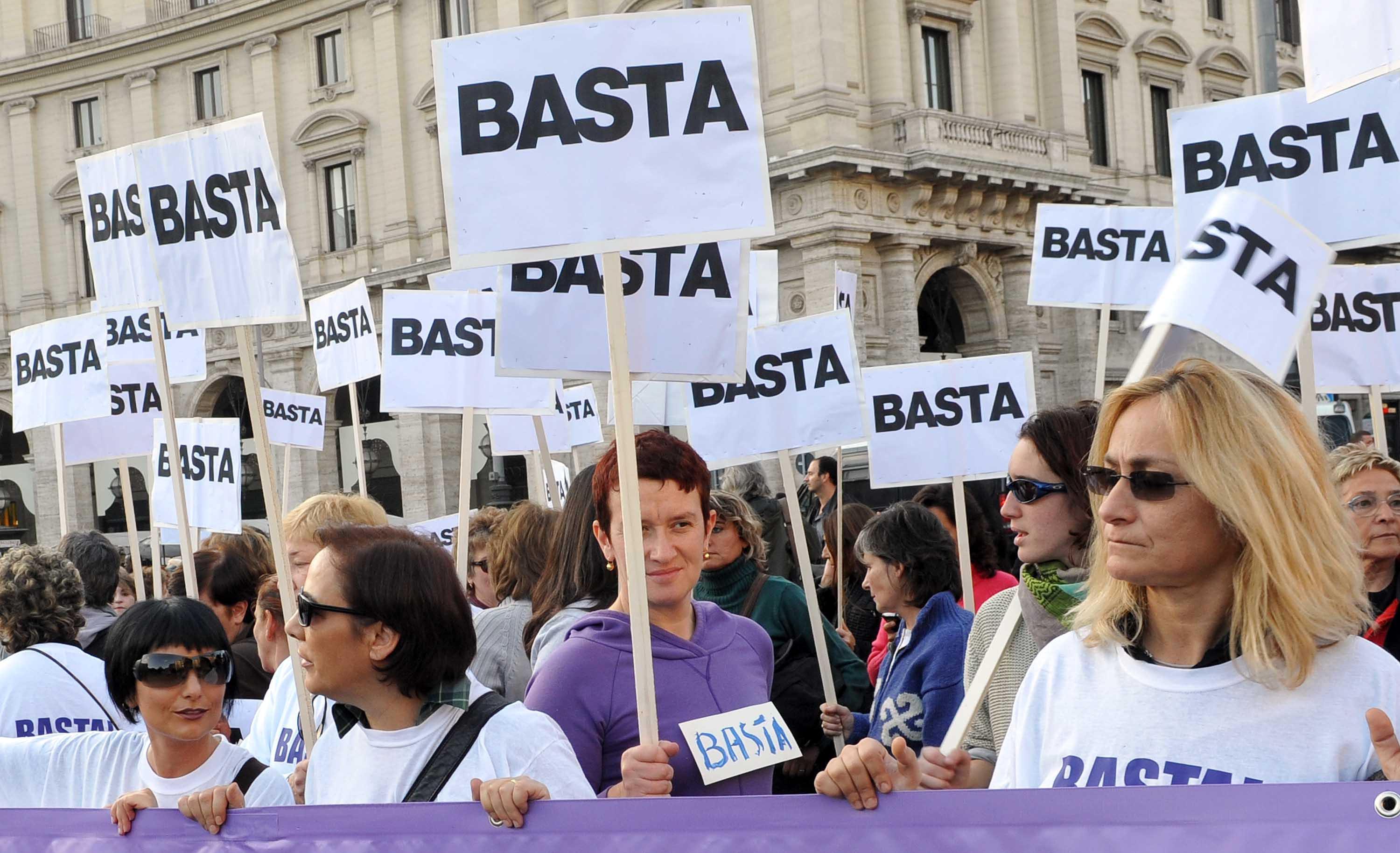 Una manifestazione contro la violenza sulle donne
