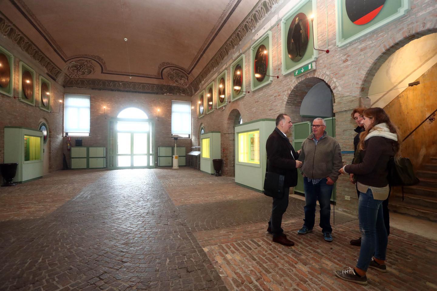 Mesola vuole la mostra con la collezione Sgarbi 