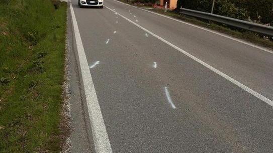 Muore a 45 anni nell’auto fuori strada