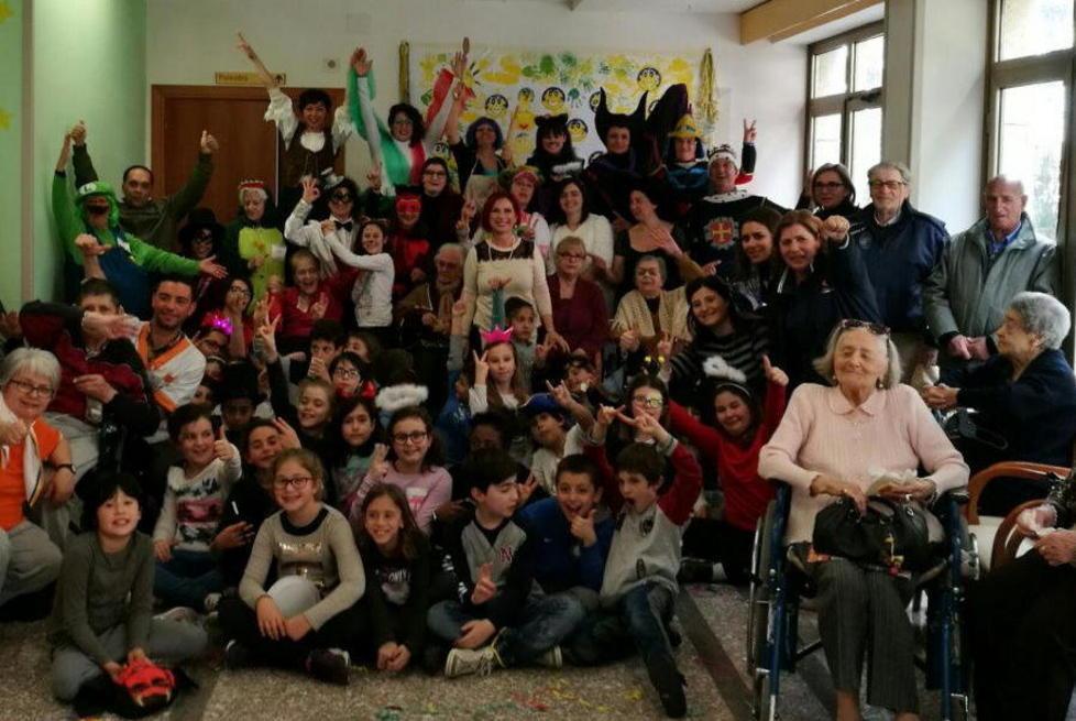 Il Carnevaletto fa divertire gli anziani 