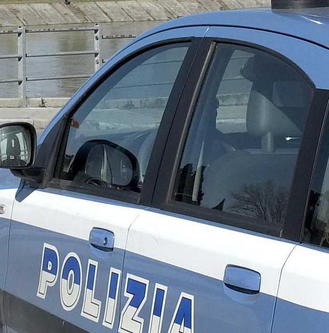Fermato un giovane con dosi di hashish e marijuana