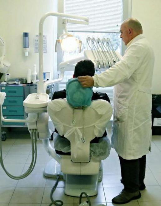 I dentisti dell’Asl a scuola: visita gratis per mille bambini 