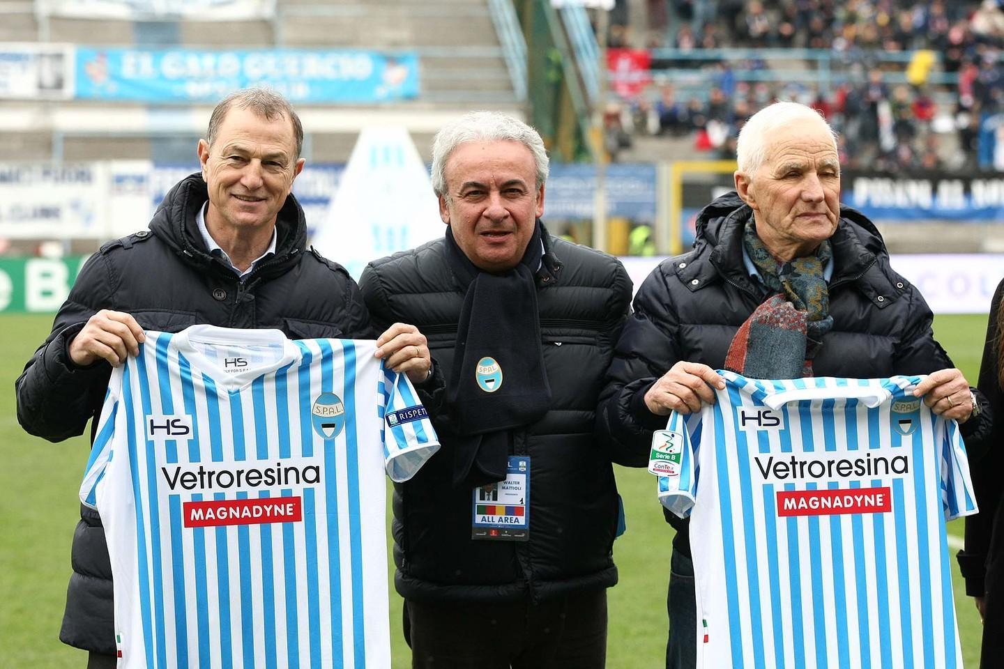 Passerella e applausi per De Biasi e Malatrasi, ovazione per Semplici  