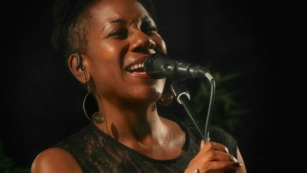 Lisa Marie Simmons, soul e funky da brivido
