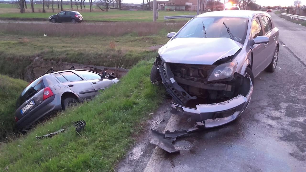 Scontro frontale a Enzola Feriti lievi i conducenti