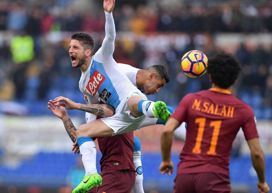 Doppio Mertens, il Napoli passa a Roma 