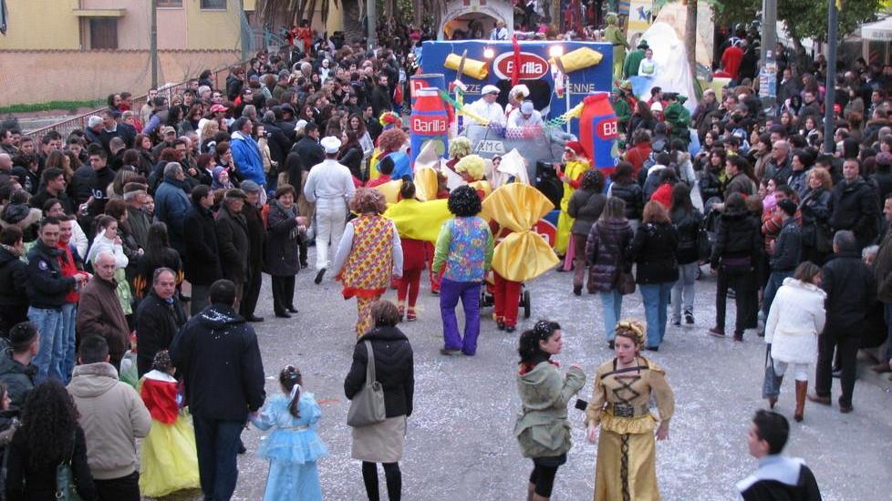 La Caletta, divieti di sosta per la sfilata