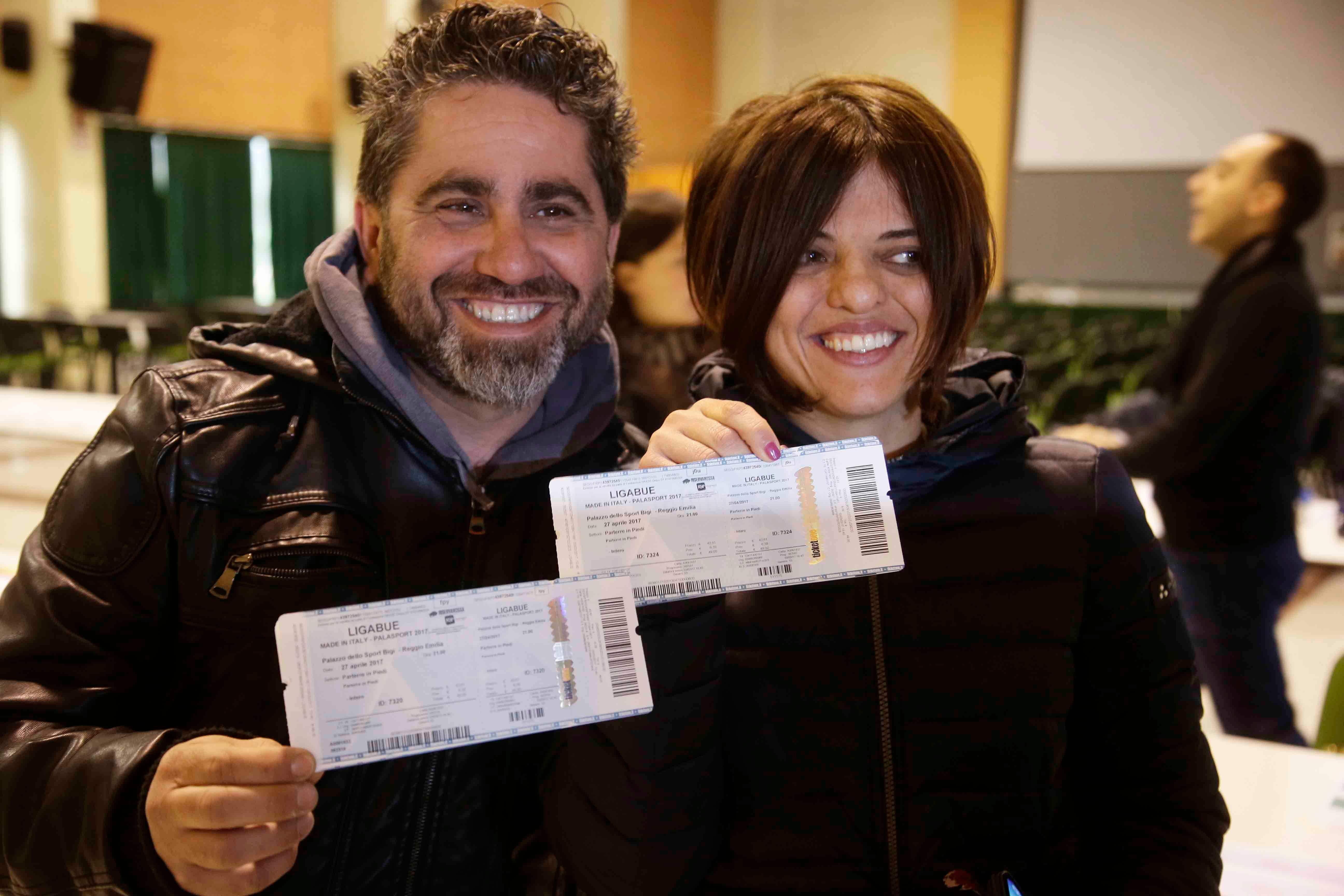 Reggio Emilia, Ligabue in concerto per il Grade e CuraRE: migliaia in fila a caccia di un biglietto 